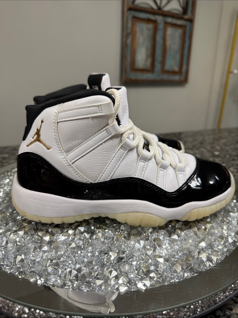 Jordan Retro 11 High-Top in White, Black & Gold Accents EUC 5.5